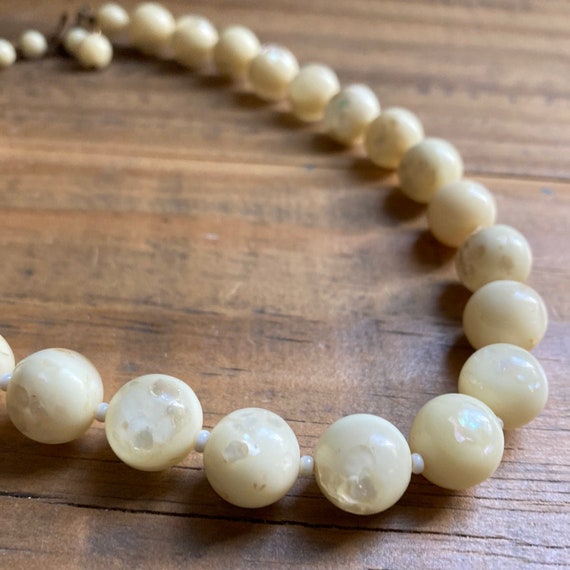 Vintage Cream Lucite Look Bead Choker Necklace, B… - image 3