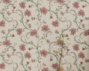 Lily Red Wallpaper – Delicate Floral Vine Pattern in Rich Crimson Blossoms and Sage Green Stems on Warm Ivory Ground for Serene Romantic