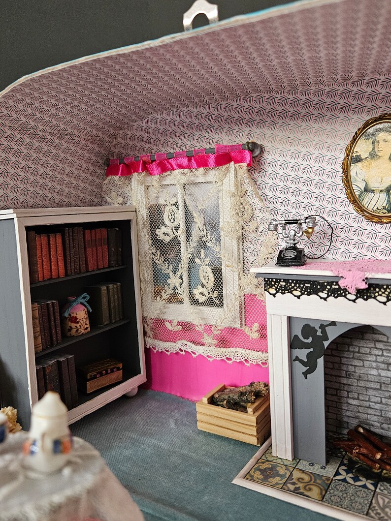 Salon miniature dans une valisette image 8