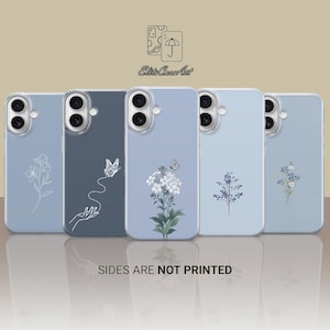 Peut inclure: Ensemble de quatre coques de téléphone avec différents motifs floraux et papillons. Les coques sont transparentes avec un fond bleu clair. Le texte "Sides are not printed" est en bas de l'image.