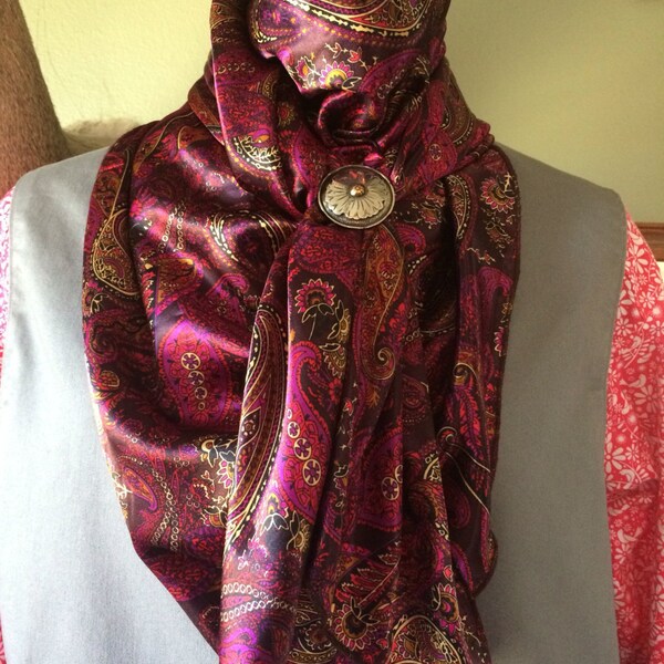 Purple Paisley Cowboy Buckaroo Wild Rag by Mann Creek Wild Rags