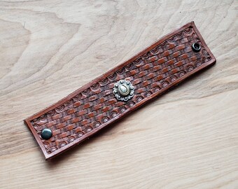 Basket Weave Leather Cuff Bracelet - Horse Shoe