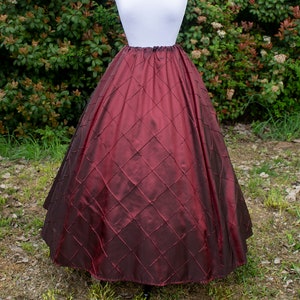 Renaissance Skirt in Burgundy Pintuck Taffeta, Victorian Steampunk Costume, Ren Faire Garb, Womens Halloween Costume, Medieval Clothing