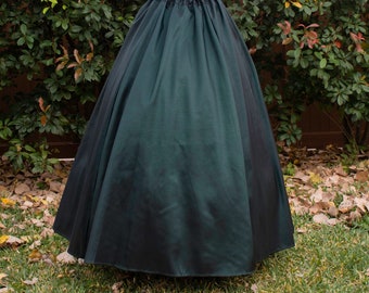 Renaissance Skirt in Hunter Green Taffeta, Steampunk Costume, Ren Faire Garb, Womens Halloween Costume, Goth Prom, Medieval Clothing, LARP