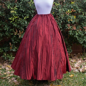 Renaissance Skirt in Dark Red Crinkled Taffeta, Steampunk Costume, Ren Faire Garb, Womens Halloween Costume, Medieval Clothing, LARP