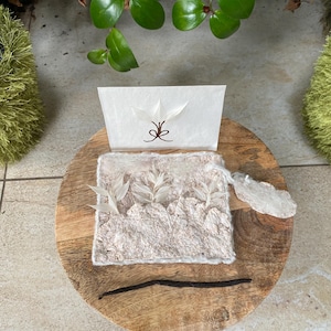 Grußkarte 3 D "Vanilla Cloud" aus natürlichen Materialien mit echtem Vanilleduft, Seelness® Card Original mit kleiner Karte und Umschlag