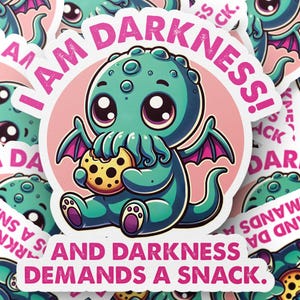 Leuke Cthulhu-sticker &#39;I Am Darkness! En de duisternis vraagt om een snack.&#39; Lovecraftig decor, grappige vinylsticker, grappige Cthulhu Kiss-Cut-stickers