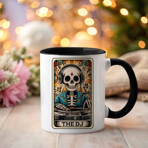 Tarotmok DJ, grappig cadeau tarotkaart, sarcastische skeletmok, heksencadeaus, cadeau voor tarotliefhebber, cadeau tarotkoffiemok, Celestial.