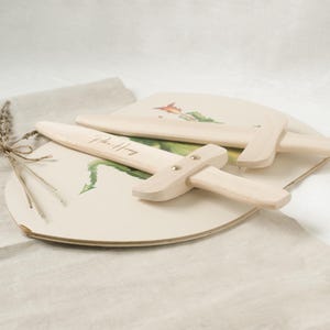 Espada de juguete personalizada 34 cm | Cumpleaños, Familias, Adolescentes y Niños | Regalo elaborado con madera de abeto local | Lotte Anton Hofmeister imagen 3