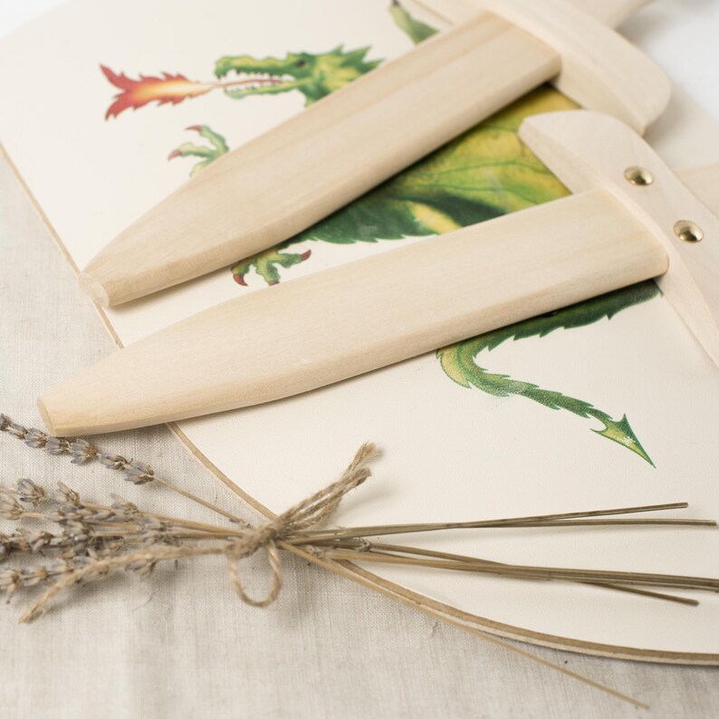 Espada de juguete personalizada 34 cm | Cumpleaños, Familias, Adolescentes y Niños | Regalo elaborado con madera de abeto local | Lotte Anton Hofmeister imagen 5