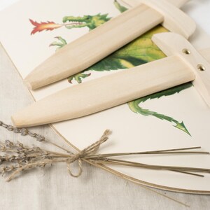Espada de juguete personalizada 34 cm | Cumpleaños, Familias, Adolescentes y Niños | Regalo elaborado con madera de abeto local | Lotte Anton Hofmeister imagen 6