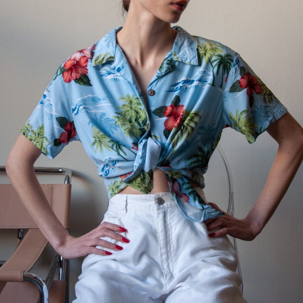 blue hawaiian print shirt / short sleeve blouse / floral print shirt / s / m / 3585t / B18