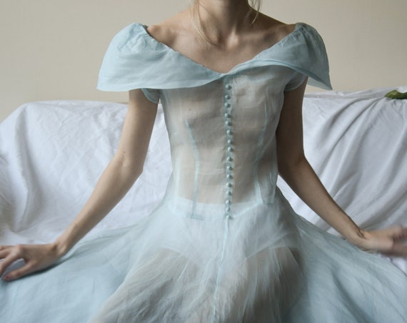 2628d / 1940s ice blue sheer organza off shoulder