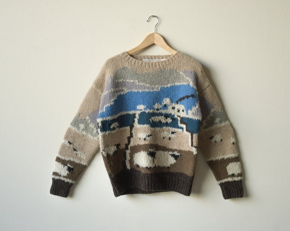5692t / hand knit sheep crewneck sweater / novelty