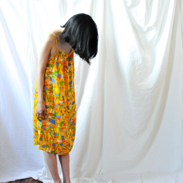 what's new pussycat geometric print dress / vintage 80s mini dress / mini sun dress / s / 224d