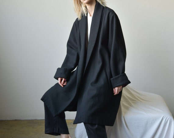 2678o / black pure wool swing coat / black minimal