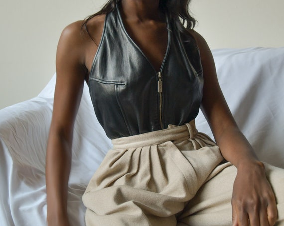 5739t / black leather halter top / zip leather top