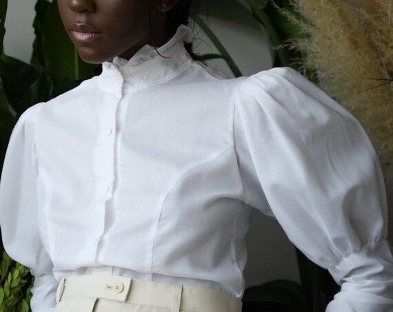 5565t / white cotton mutton sleeve blouse / ruffle