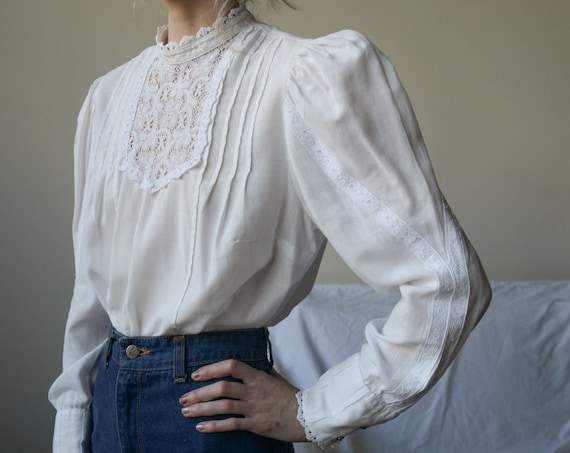 5454t / 1970s white cotton crochet lace puff sleev