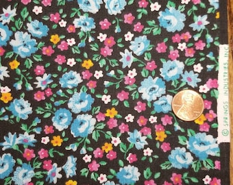 GORGEOUS & GENEROUS 1/4 yard Vintage Springs Industries small scale floral print on BLACK fabric
