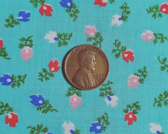 GORGEOUS *unbranded* vintage fabric GENEROUS 1/4 yard (10"x44") small scale floral on AQUA