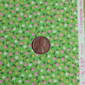 GENEROUS 1/4 yard Vintage V.I.P. CRANSTON print works floral fabric tiny pink flowers on green