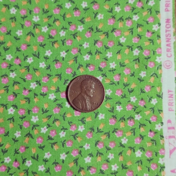 GENEROUS 1/4 yard Vintage V.I.P. CRANSTON print works floral fabric tiny pink flowers on green