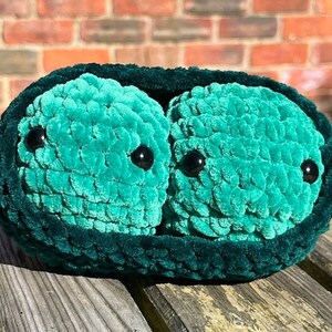 Removable peas in a pod green handcrafted crochet plushie