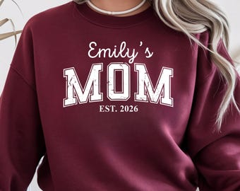 Sudadera personalizada con nombre para mamá, Mamá desde 2026, Sudadera con cuello redondo para mamá, Regalo para mamá coqueta, Camiseta personalizada para mamá primeriza, Regalo para el Día de la Madre
