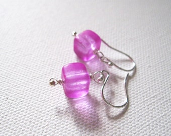 Sterling Silver & Neon Purple Cube Earrings. Fluorescent Muave Earrings. Minimalist Earrings. Modern Neon Earrings. Fun Earrings. UK Seller