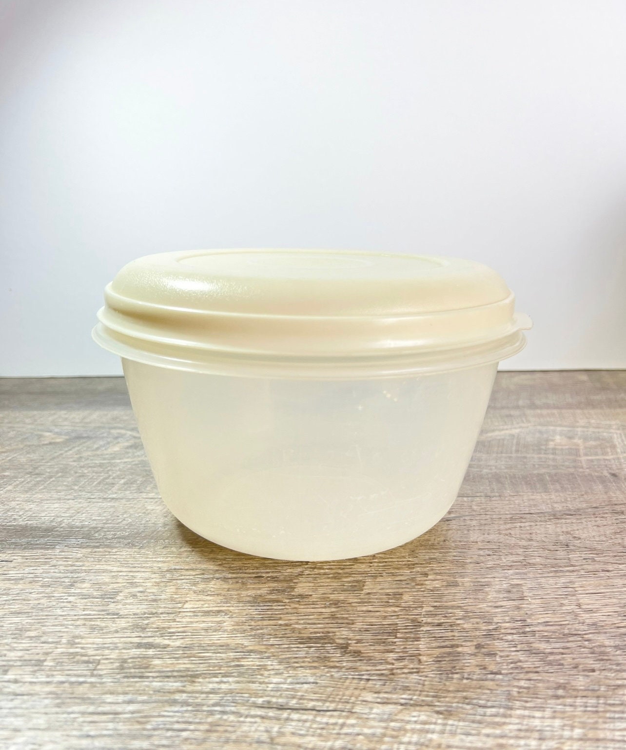 6 Rubbermaid Servin Saver Small Containers #0 1/2C, #A 1cup Lunch