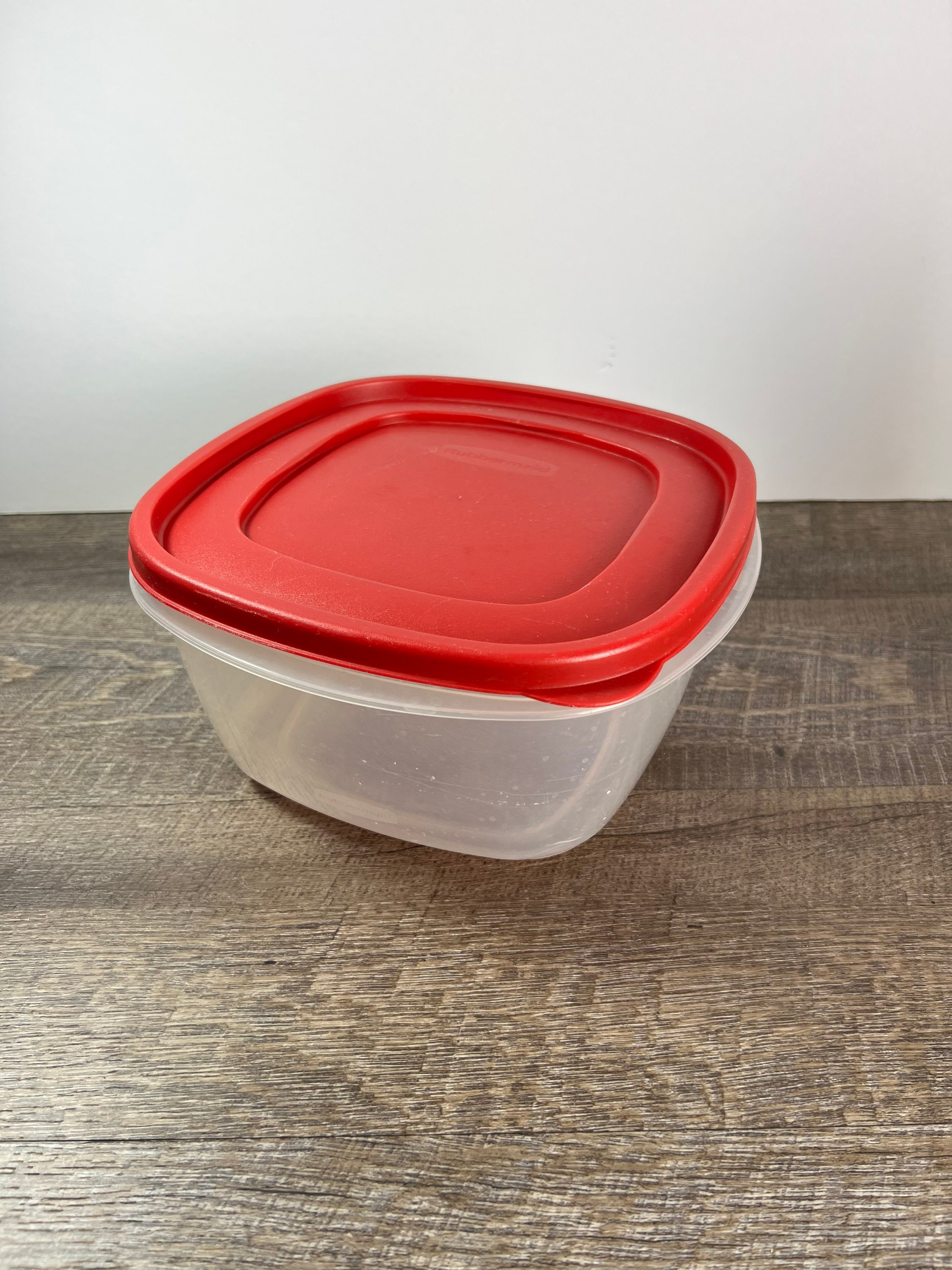 Rubbermaid 7J58 Red Plastic 4 Snap On Replacement Lid