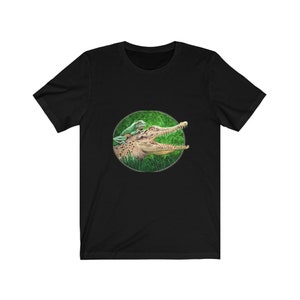 Crocodile with Frog Hat - Unisex Jersey Short Sleeve Tee