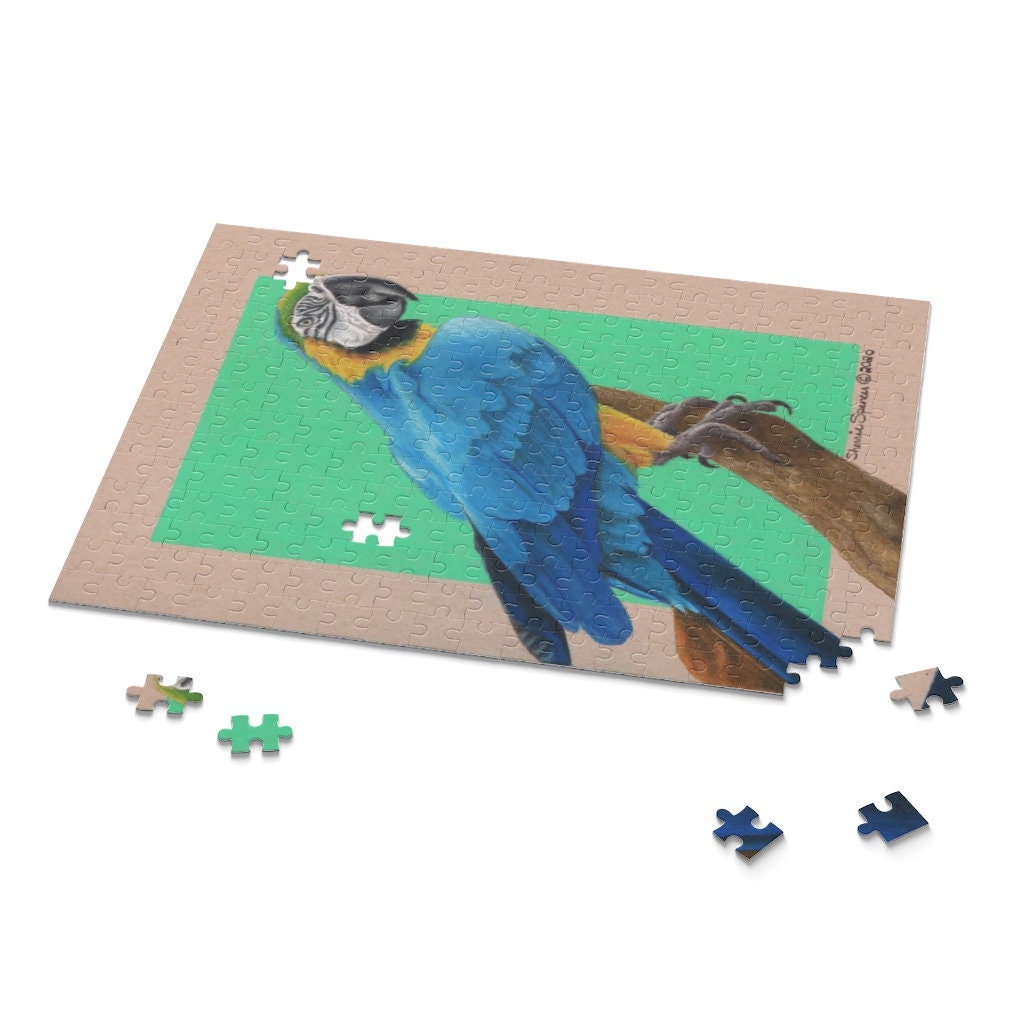 Blue and Gold Macaw Puzzle 252 pieces