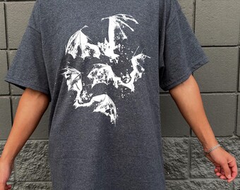 Vintage Bat Graphic T-Shirt: Gothic Halloween Vampire Bats