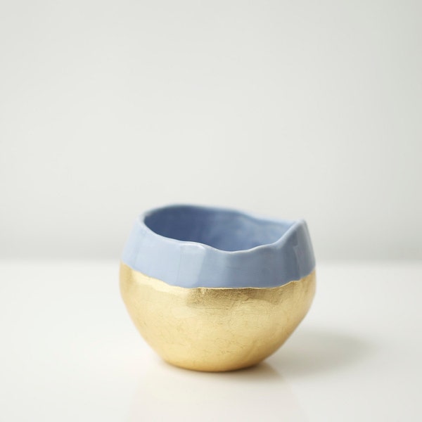 Periwinkle and Gold Pot