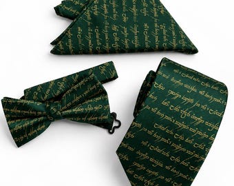 Corbata verde bosque con escritura élfica, corbata de boda de fantasía, corbata inspirada en escritura antigua, corbata de novio con temática de bosque, regalo único para él.