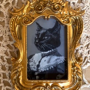Peinture à l'huile petit chat noir, décoration murale d'halloween, peinture miniature, art gothique, mini tableau dans cadre doré, cadeau chat, coquette sombre