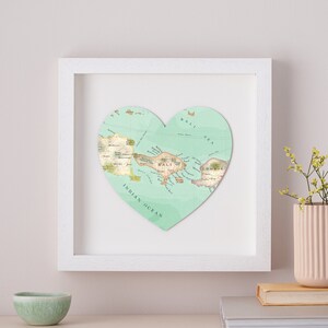 Bali Karte Wandkunst - Gerahmter Druck - Personalisierter benutzerdefinierter quadratischer oder Herzkartendruck - Hochzeits- oder Jahrestagsgeschenk für ein Paar