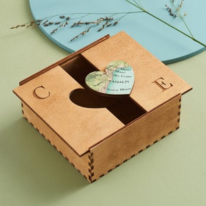Reise Hochzeitsgeschenk, personalisierte Karte Herz Ort Andenken Box, Personalisierte Karte Reise Geschenk, Romantisches Andenken Geschenk, Hochzeitstag