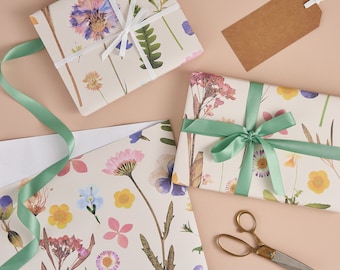 Wrapping Paper, Birthday Wrapping Paper for Her, Gift Wrap for Mum, Wrap For Grandmother, Pressed flowers, Floral Mother's Day Gift Wrap