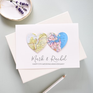 Cartão de coração com mapa personalizado de luxo, cartão de aniversário de casamento para esposa ou marido, dois corações de mapa, cartão de dia dos namorados personalizado