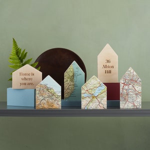 Housewarming cadeau - aangepaste kaart huisje huisje cadeau nieuw huis - gepersonaliseerd interieur - ornament houten huis - verhuizen