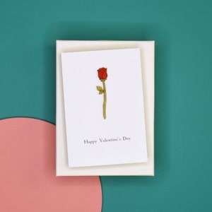 Cartão de dia dos namorados com flor gravada em miniatura, cartão romântico personalizado, cartão de dia dos namorados feito à mão