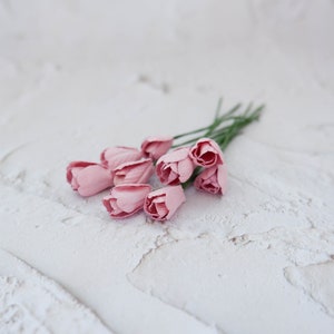 10 tulipes en papier rose poudré, mini fleurs en papier (modèle B)