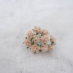 2 cm pink beige paper roses, 10 20mm neutral paper roses