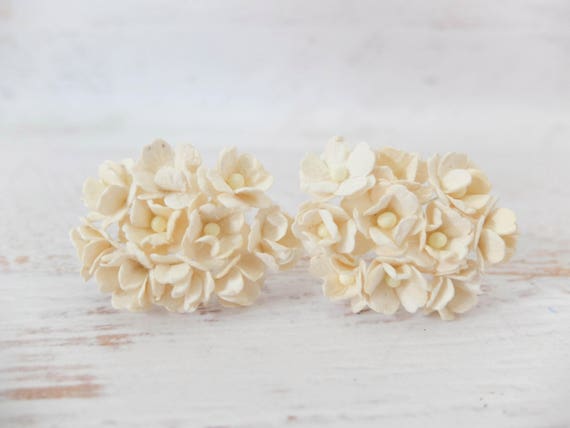 20 20mm cream ivory paper hydrangea, 2 cm paper flowers