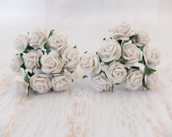 20 white  paper roses (15mm), 1.5 cm paper flowers