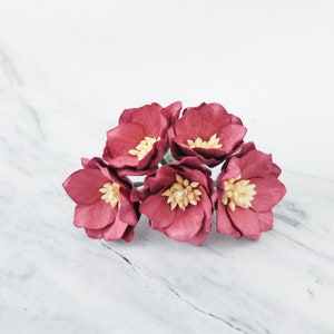 5 fiori di carta rosso vino bordeaux da 40 mm, ninfea da 4 cm