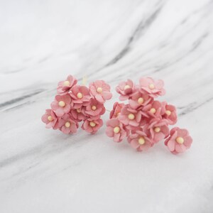 20 15mm dusty pink double layers daisies (round), 1.5 cm paper flowers with wire stems
